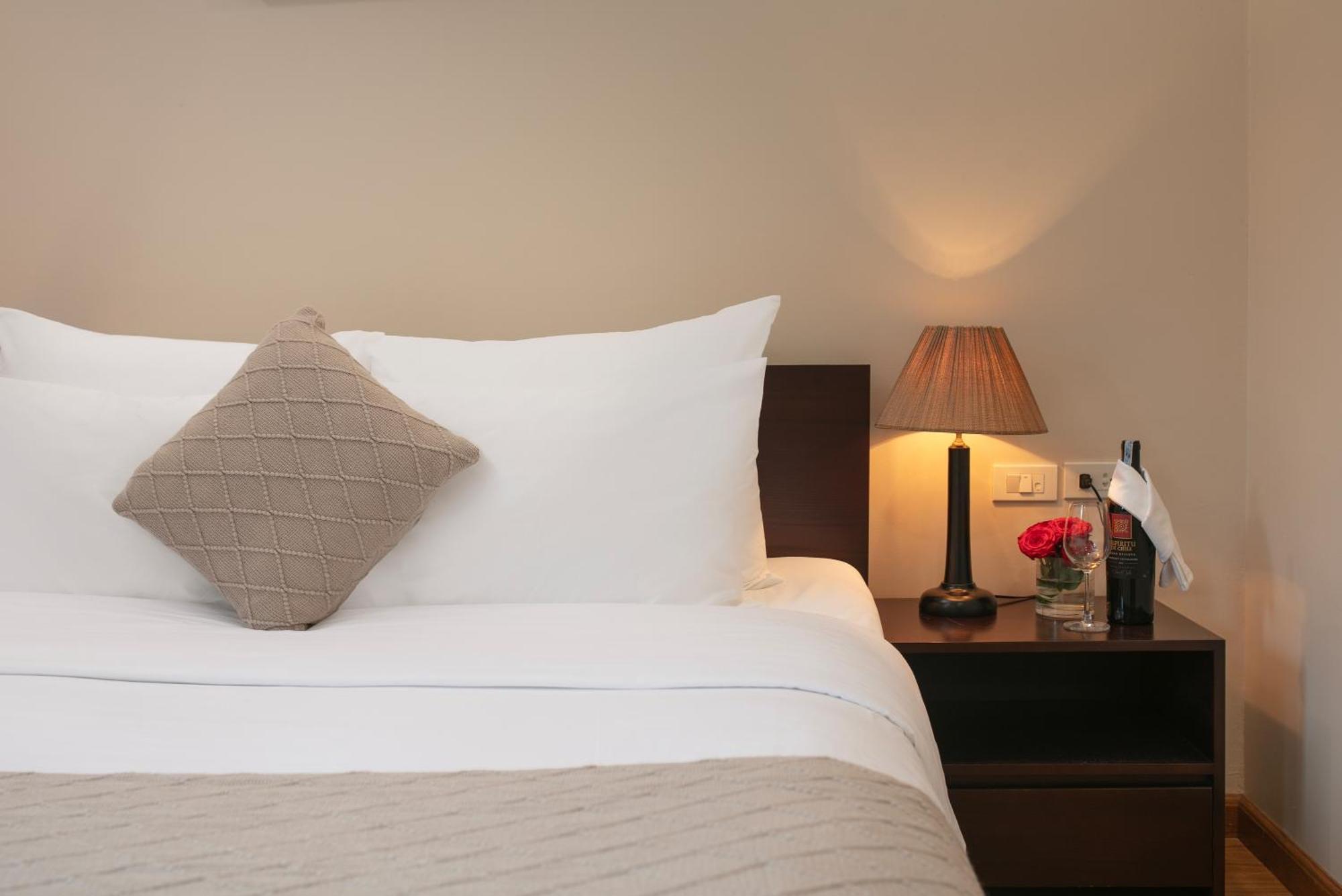 Hb Serviced Apartment - 12 Tran Quy Kien ハノイ市 エクステリア 写真